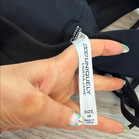 Lorna Jane Black Strappy Sports Bra lifetime - Picture 2 of 6